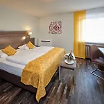 Posthotel Walhalla Regensburg Ost Отель Донауштауф