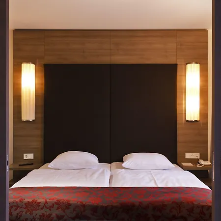 Posthotel Walhalla Regensburg Ost فندق 4*
