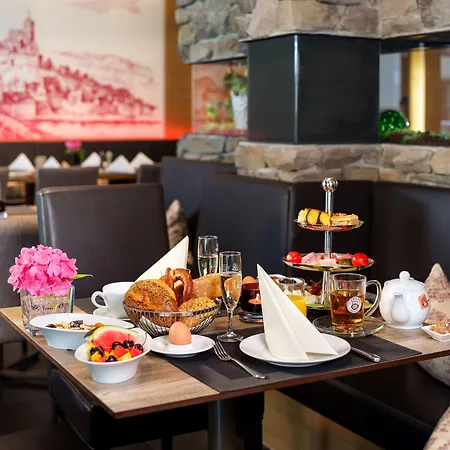 호텔 Posthotel Walhalla Regensburg Ost 4*