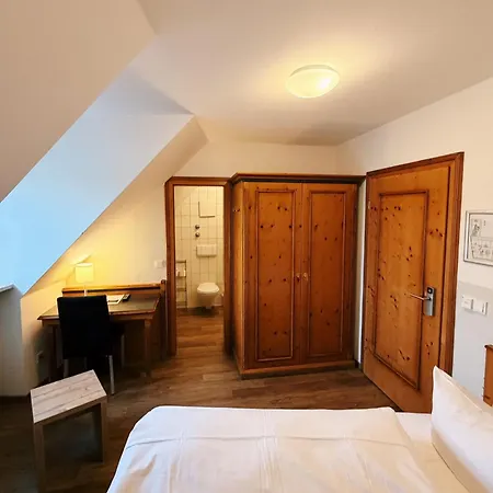 فندق Posthotel Walhalla Regensburg Ost 4*