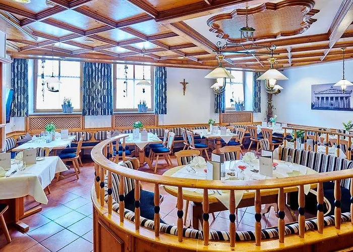 Posthotel Walhalla Regensburg Ost 酒店 4*