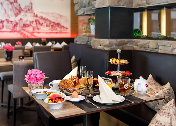מלון Posthotel Walhalla Regensburg Ost 4*